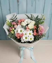 Букет цветов из:  Розы, Лизиантусы и Хризантемы в Южно-Морской