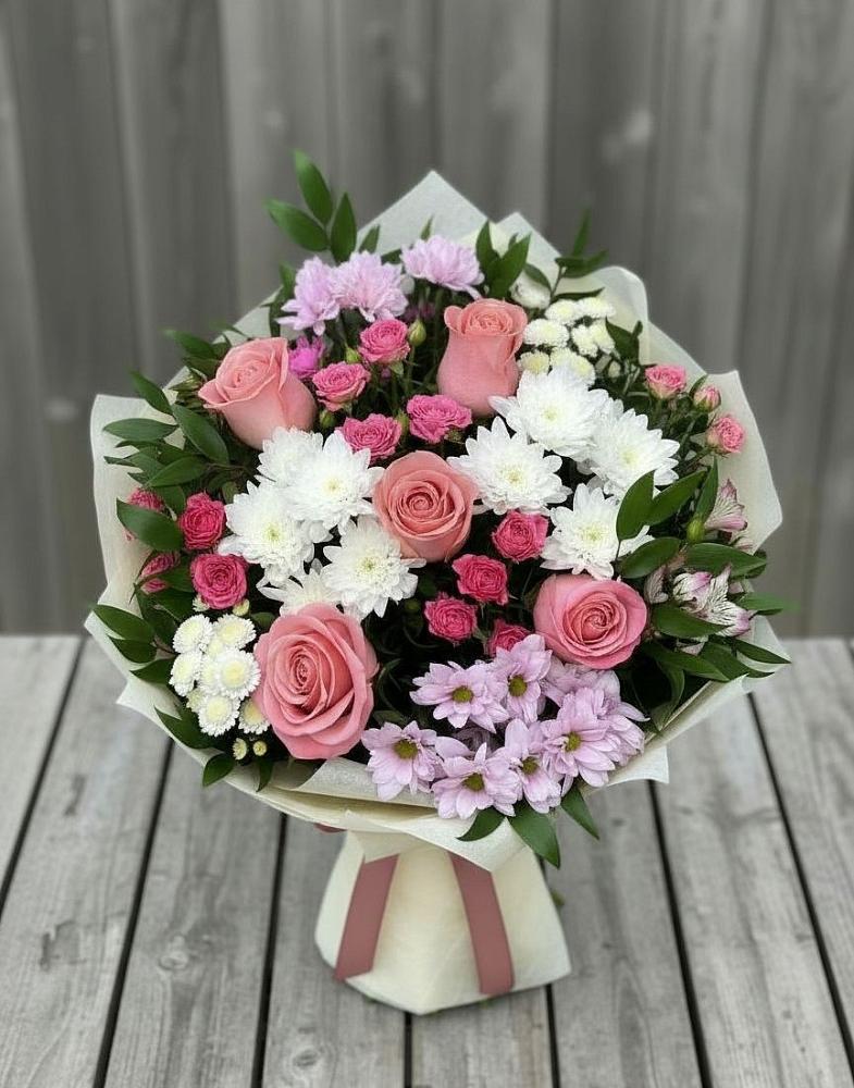 Букет цветов из: Альстромерии, Гвоздики, Розы и Хризантемы в Южно-Морской