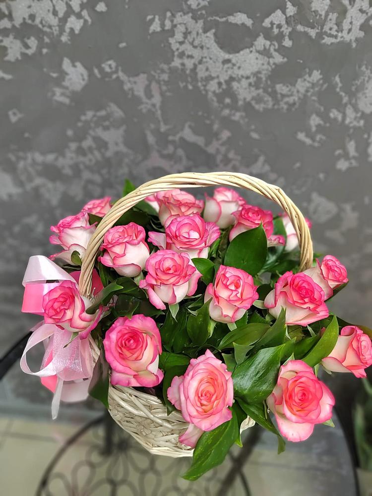Цветочная композиция из Розы в корзине в Южно-Морской