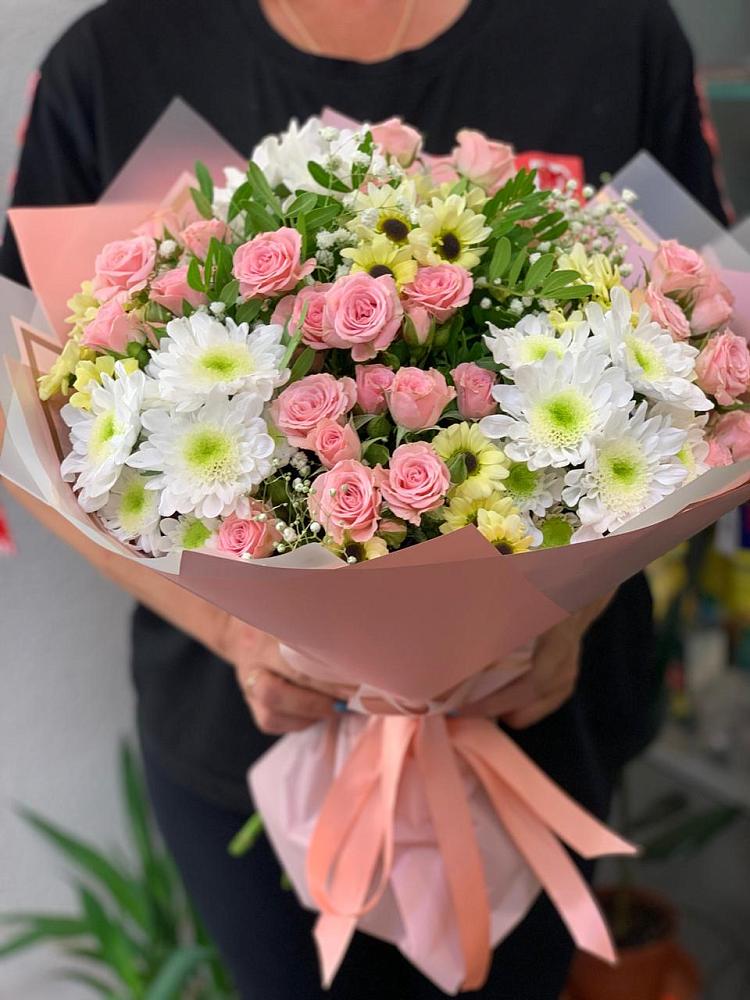 Букет цветов из: Розы и Хризантемы в Южно-Морской