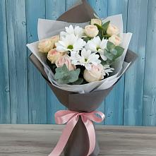 Букет цветов из:  Хризантемы и Розы в Южно-Морской