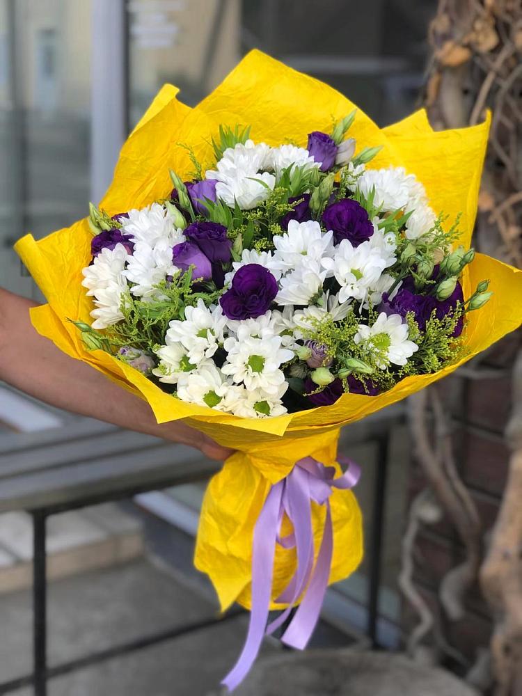 Букет цветов из: Ирисы, Хризантемы и Ромашки в Южно-Морской