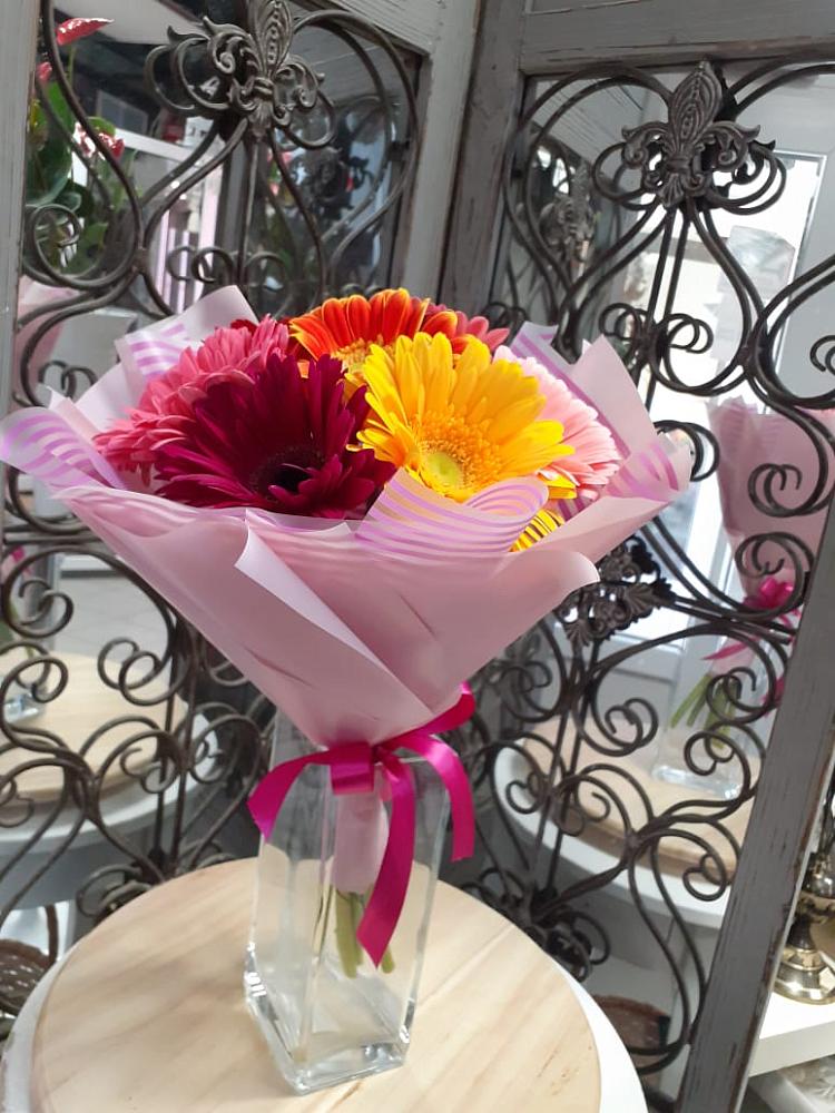 Букет цветов из: Герберы в Южно-Морской