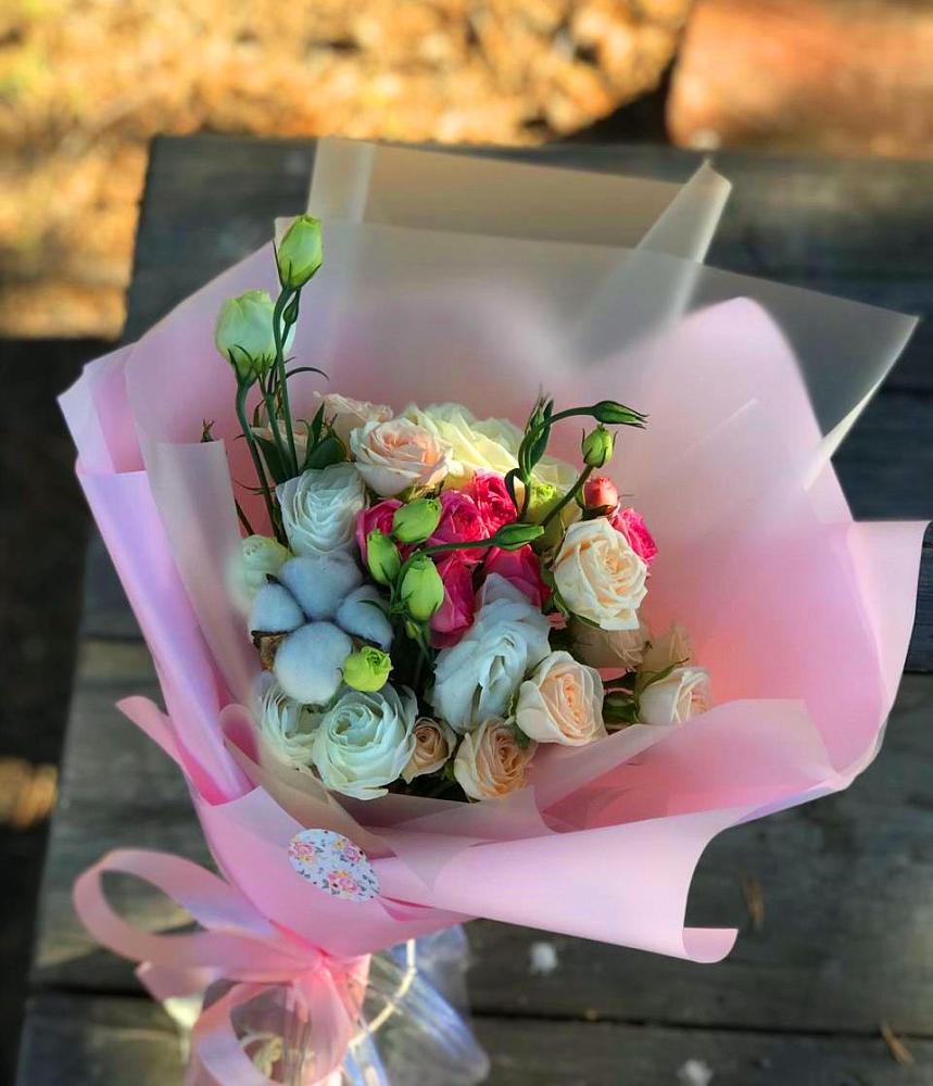 Букет цветов из: Розы и Лизиантусы в Южно-Морской