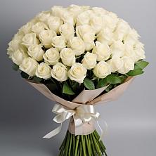 Букет 101 беля роза Белоснежка в Южно-Морской