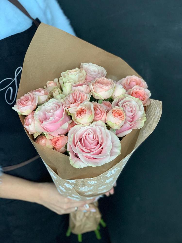 Букет цветов из: Хризантемы и Розы в Южно-Морской