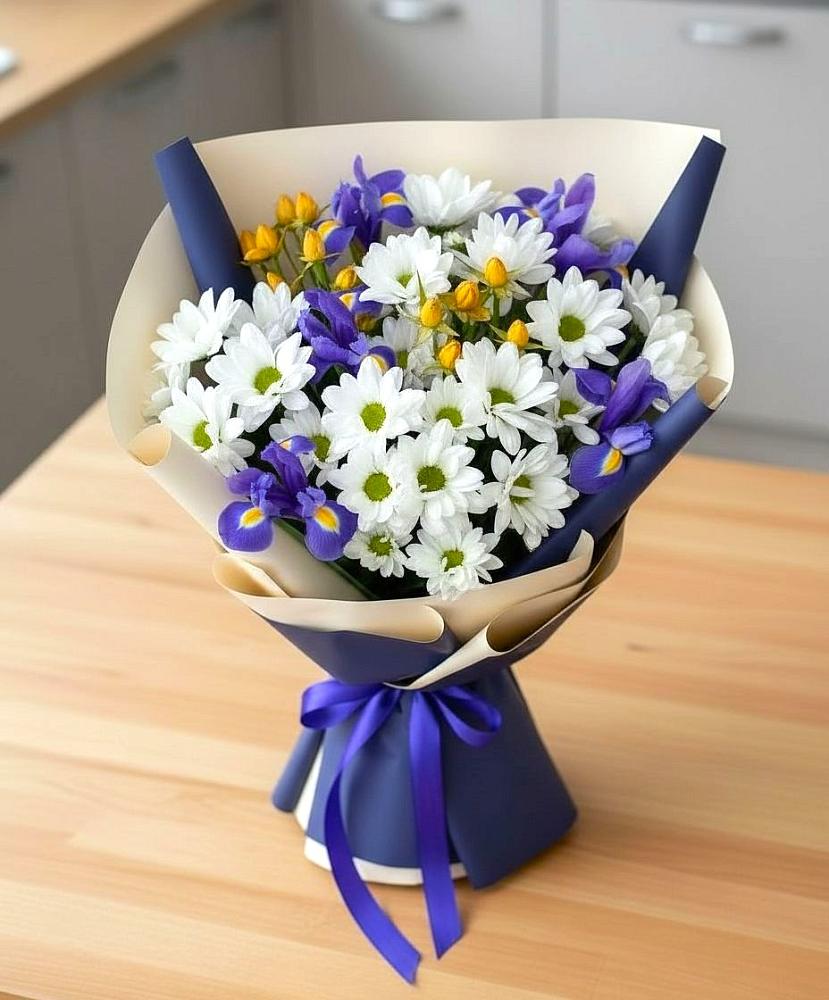 Букет цветов из: Розы, Ирисы и Хризантемы в Южно-Морской
