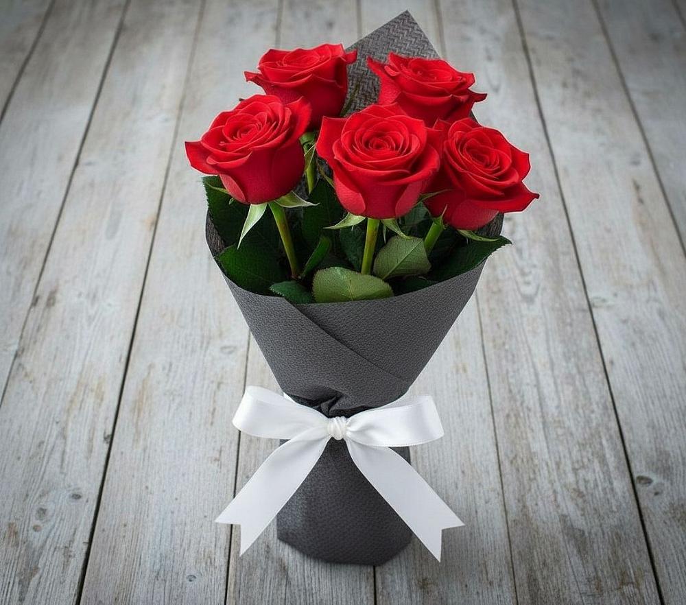 Букет 5 Красных роз Эдлесс Лав в Южно-Морской