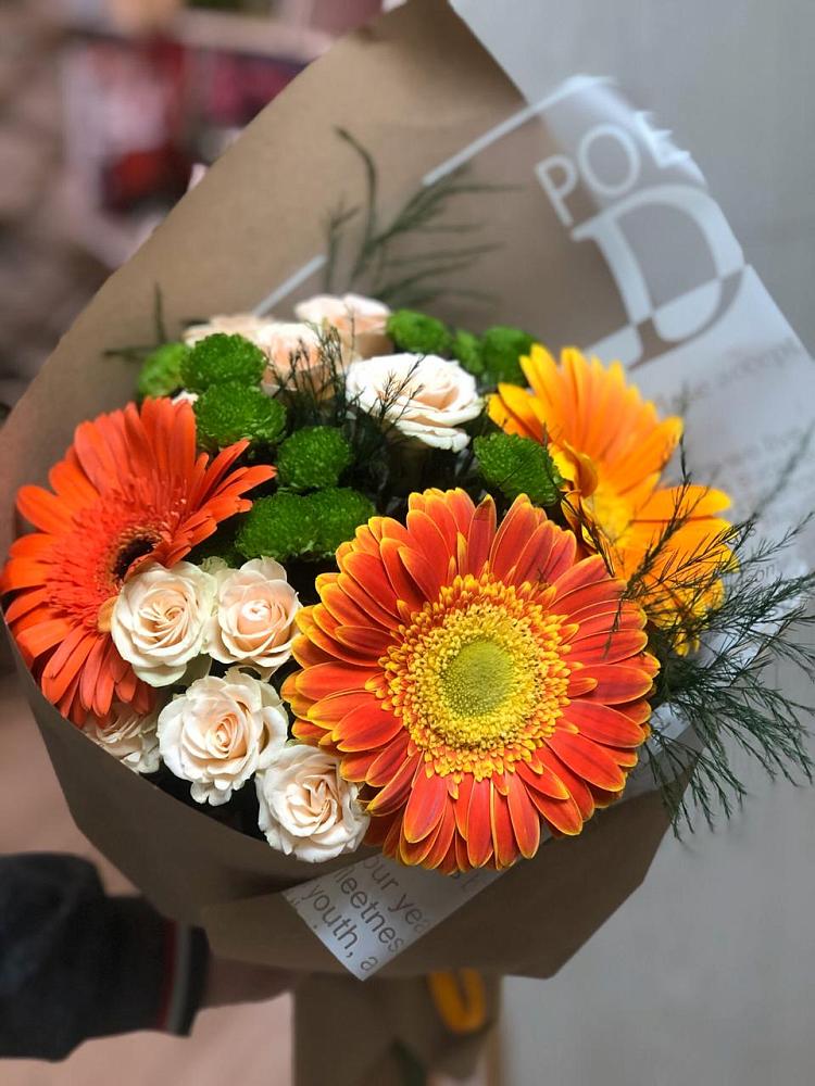 Букет цветов из: Герберы, Хризантемы и Розы в Южно-Морской