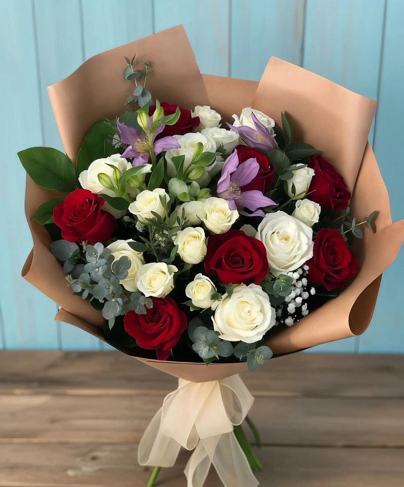 Букет цветов из: Розы и Альстромерии в Южно-Морской