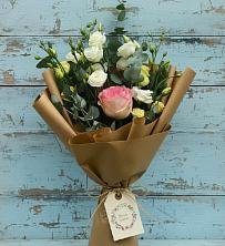 Букет цветов из:  Розы и Лизиантусы в Южно-Морской